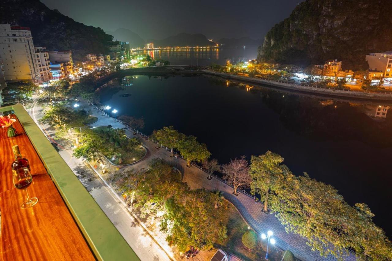 Aroma Cat Ba Sea View Hotel Chan Chau Екстер'єр фото