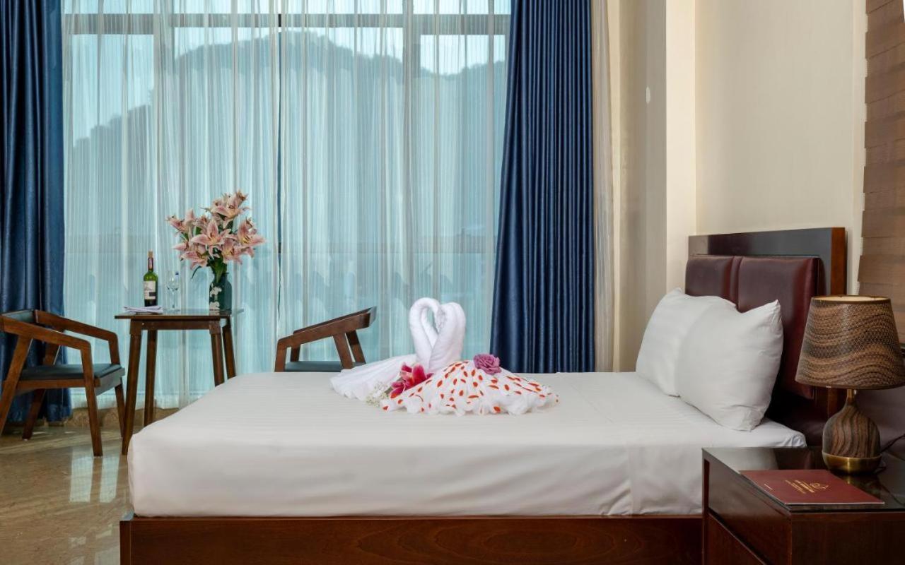 Aroma Cat Ba Sea View Hotel Chan Chau Екстер'єр фото